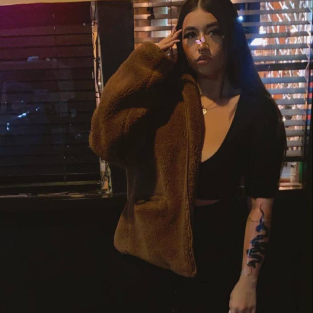 Meet your Posher, Paola